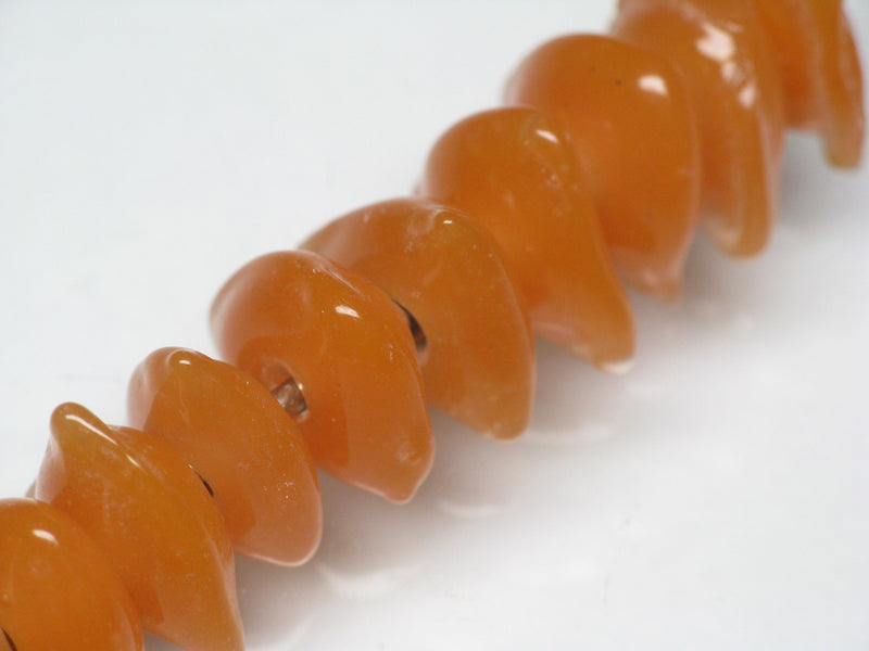 TOKO-BEADS AG039-69P Triangle bead (50pcs) 10~12mm AG039-69P トライアングルビーズ（50個パック） 10~12mm Asian bead & African bead  Handmade,Lampeork,bead,asia,india,ethnic,parts,accessory,beads とんぼ玉,ビーズ,トンボ玉,アジア,インド,エスニック,手作り,パーツ,アクセサリー