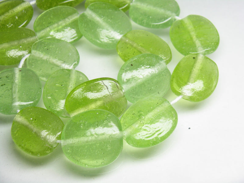 TOKO-BEADS AG040-86N Glass bead (strand) 18~20mm AG040-86N オーバルビーズ（連） 18~20mm Asian bead & African bead  Handmade,Lampeork,bead,asia,india,ethnic,parts,accessory,beads とんぼ玉,ビーズ,トンボ玉,アジア,インド,エスニック,手作り,パーツ,アクセサリー