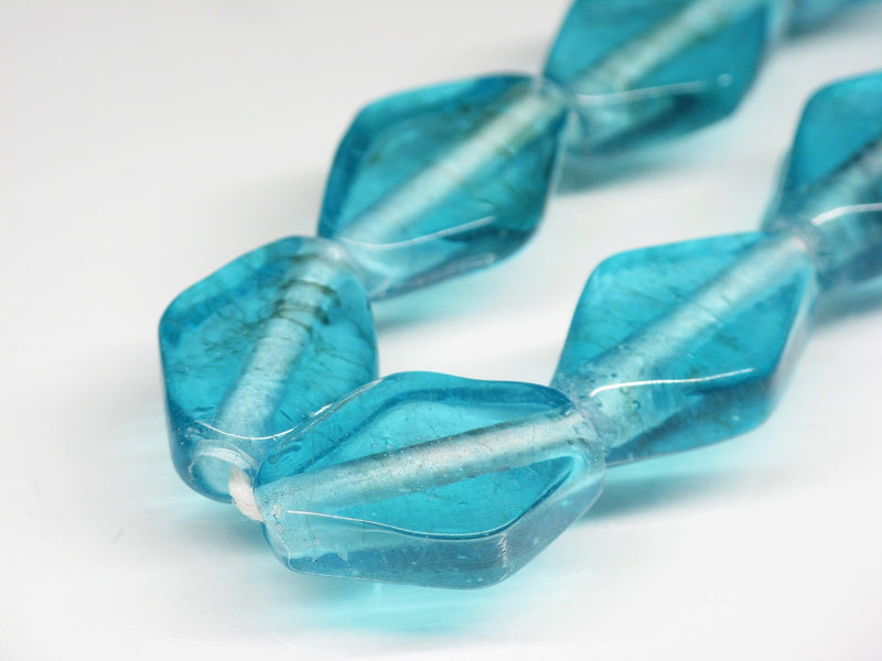 AG042N-06 Glass beads (strand) 12.5~14mm
