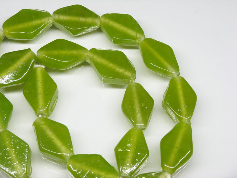 TOKO-BEADS AG042N-08 Glass bead (strand) 12.5~14mm AG042N-08 単色ひし形フラットビーズ L（連） 12.5~14mm Asian bead & African bead  Handmade,Lampeork,bead,asia,india,ethnic,parts,accessory,beads とんぼ玉,ビーズ,トンボ玉,アジア,インド,エスニック,手作り,パーツ,アクセサリー