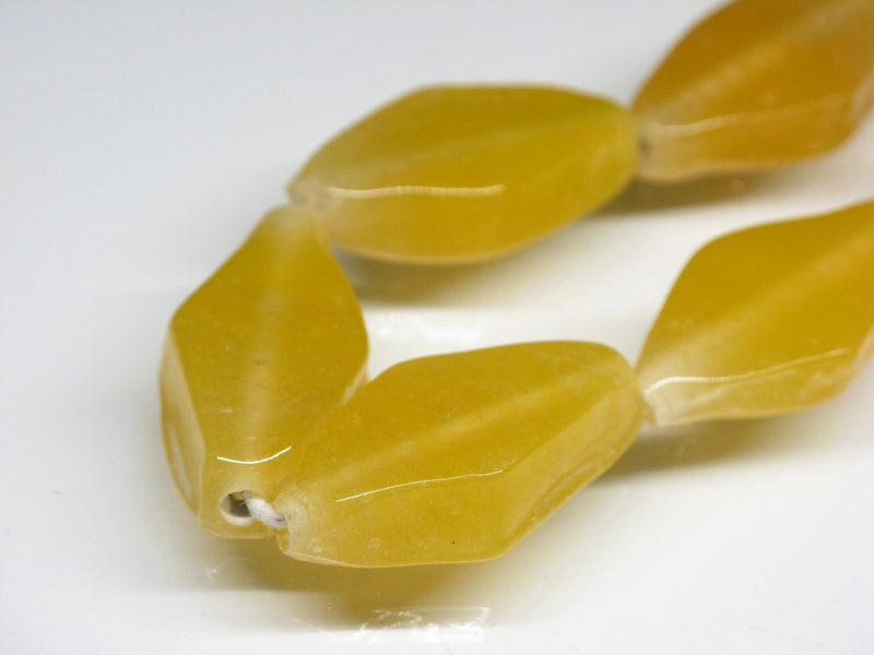 TOKO-BEADS AG042N-11 Glass bead (strand) 12mm AG042N-11 単色ひし形フラットビーズ L（連） 12mm Asian bead & African bead  Handmade,Lampeork,bead,asia,india,ethnic,parts,accessory,beads とんぼ玉,ビーズ,トンボ玉,アジア,インド,エスニック,手作り,パーツ,アクセサリー