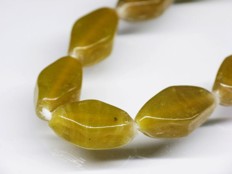TOKO-BEADS AG042N-94 Glass bead (strand) 8mm AG042N-94 単色ひし形フラットビーズ（連） 8mm Asian bead & African bead  Handmade,Lampeork,bead,asia,india,ethnic,parts,accessory,beads とんぼ玉,ビーズ,トンボ玉,アジア,インド,エスニック,手作り,パーツ,アクセサリー