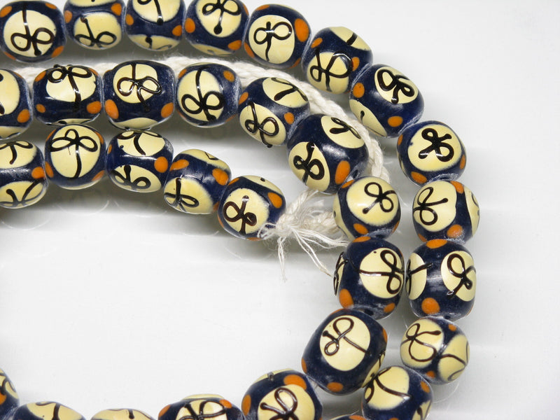 TOKO-BEADS AG046N-01 Glass bead (strand) 9~10mm AG046N-01 リボン模様のとんぼ玉（連） 9~10mm Asian bead & African bead  Handmade,Lampeork,bead,asia,india,ethnic,parts,accessory,beads とんぼ玉,ビーズ,トンボ玉,アジア,インド,エスニック,手作り,パーツ,アクセサリー