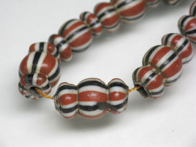 TOKO-BEADS AG047-88N Old Candy Glass bead (strand) 8~9mm AG047-88N オールドキャンディビーズ（連） 8~9mm Asian bead & African bead  Handmade,Lampeork,bead,asia,india,ethnic,parts,accessory,beads とんぼ玉,ビーズ,トンボ玉,アジア,インド,エスニック,手作り,パーツ,アクセサリー