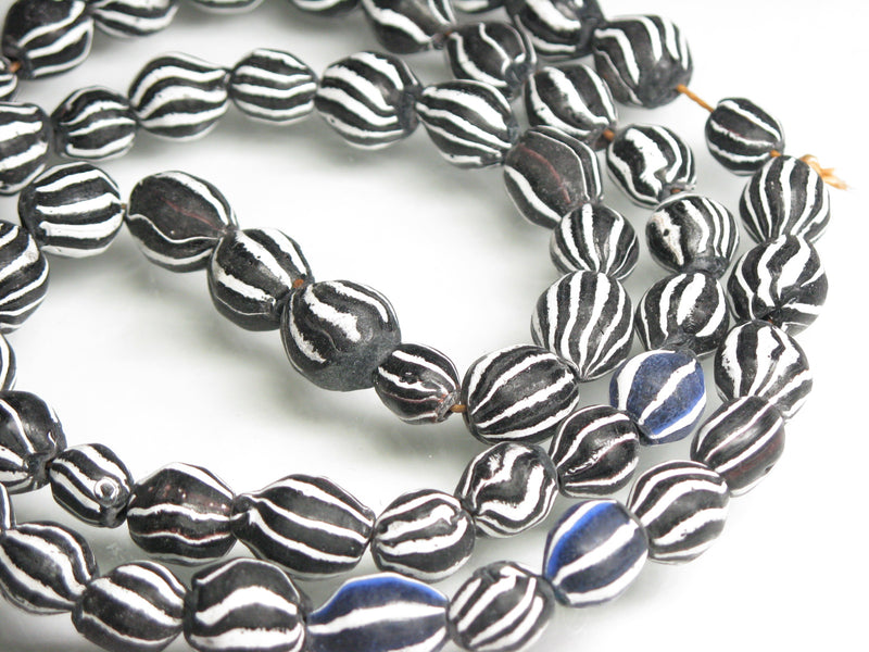 TOKO-BEADS AG047-75N Old Candy Glass bead (strand only) 8~10mm AG047-75N オールドキャンディビーズ（連のみ） 8~10mm Asian bead & African bead  Handmade,Lampeork,bead,asia,india,ethnic,parts,accessory,beads とんぼ玉,ビーズ,トンボ玉,アジア,インド,エスニック,手作り,パーツ,アクセサリー