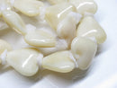 TOKO-BEADS | TOKO-BEADS |AG074-14N ハート型フラットビーズ（連） 22~23mm | TOKO-BEADS |AG074-14N Heart shaped flat glass bead (strand) 22~23mm Asian bead & African bead  Handmade,Lampeork,bead,asia,india,ethnic,parts,accessory,beads とんぼ玉,ビーズ,トンボ玉,アジア,インド,エスニック,手作り,パーツ,アクセサリー