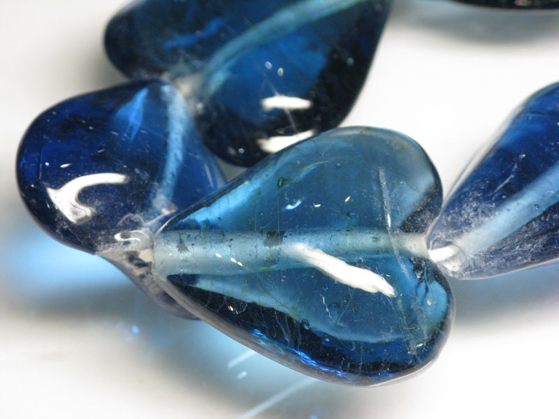 TOKO-BEADS AG074-68N Heart shaped flat glass bead (strand) 31~34.5mm AG074-68N ハート型フラットビーズ（連） 31~34.5mm Asian bead & African bead  Handmade,Lampeork,bead,asia,india,ethnic,parts,accessory,beads とんぼ玉,ビーズ,トンボ玉,アジア,インド,エスニック,手作り,パーツ,アクセサリー