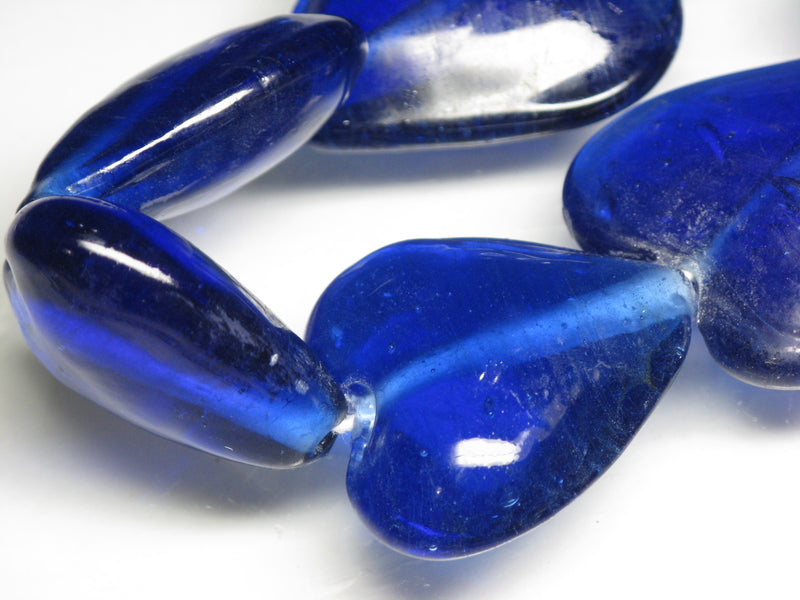 TOKO-BEADS AG074-69N Heart shaped flat glass bead (strand) 31~35.5mm AG074-69N ハート型フラットビーズ（連） 31~35.5mm Asian bead & African bead  Handmade,Lampeork,bead,asia,india,ethnic,parts,accessory,beads とんぼ玉,ビーズ,トンボ玉,アジア,インド,エスニック,手作り,パーツ,アクセサリー