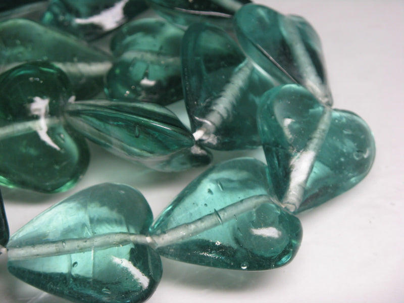 TOKO-BEADS AG074-70N Heart shaped flat glass bead (strand) 33.5~36mm AG074-70N ハート型フラットビーズ（連） 33.5~36mm Asian bead & African bead  Handmade,Lampeork,bead,asia,india,ethnic,parts,accessory,beads とんぼ玉,ビーズ,トンボ玉,アジア,インド,エスニック,手作り,パーツ,アクセサリー