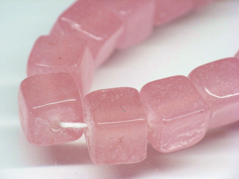TOKO-BEADS AG077-08N Cubic glass bead (Strand) 8~9mm AG077-08N 単色ガラスキューブ（連） 8~9mm Asian bead & African bead  Handmade,Lampeork,bead,asia,india,ethnic,parts,accessory,beads とんぼ玉,ビーズ,トンボ玉,アジア,インド,エスニック,手作り,パーツ,アクセサリー