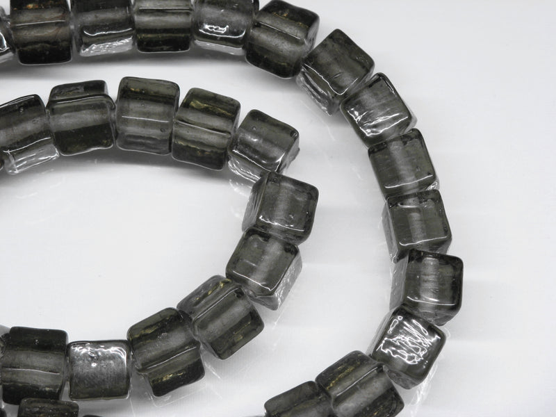 TOKO-BEADS AG077-10N Cubic glass bead (Strand) 8~9mm AG077-10N 単色ガラスキューブ（連） 8~9mm Asian bead & African bead  Handmade,Lampeork,bead,asia,india,ethnic,parts,accessory,beads とんぼ玉,ビーズ,トンボ玉,アジア,インド,エスニック,手作り,パーツ,アクセサリー