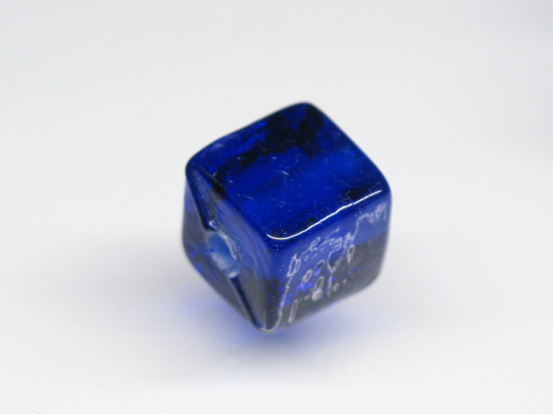 TOKO-BEADS AG077-02S Cubic glass bead 8~9mm AG077-02S 単色ガラスキューブ 8~9mm Asian bead & African bead  Handmade,Lampeork,bead,asia,india,ethnic,parts,accessory,beads とんぼ玉,ビーズ,トンボ玉,アジア,インド,エスニック,手作り,パーツ,アクセサリー