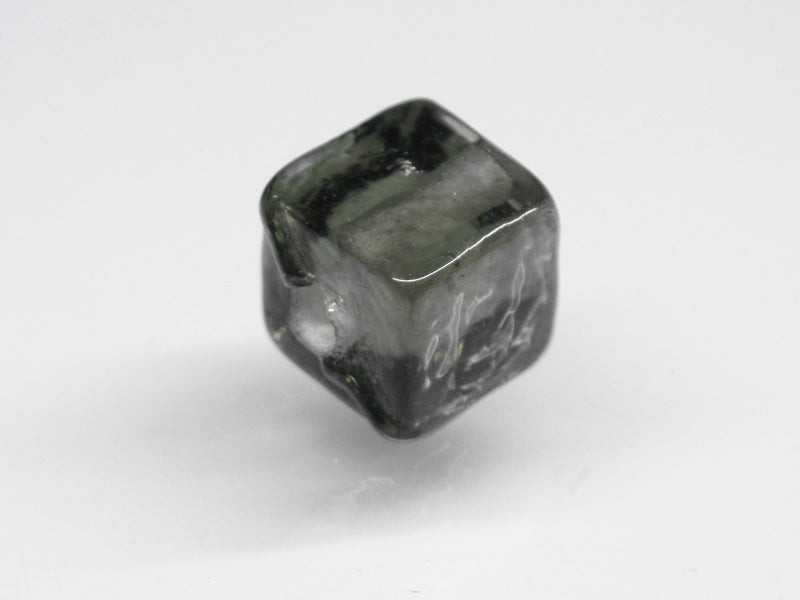 TOKO-BEADS AG077-10S Cubic glass bead 8~9mm AG077-10S 単色ガラスキューブ 8~9mm Asian bead & African bead  Handmade,Lampeork,bead,asia,india,ethnic,parts,accessory,beads とんぼ玉,ビーズ,トンボ玉,アジア,インド,エスニック,手作り,パーツ,アクセサリー