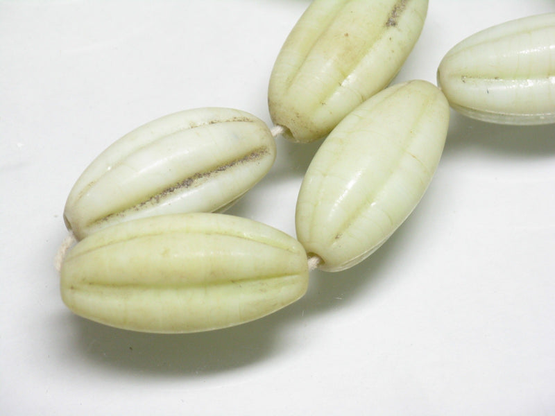 TOKO-BEADS AG099-09N Glass bead(Strand) 14mm AG099-09N 大型ナツメ型ビーズ（連） 14mm Asian bead & African bead  Handmade,Lampeork,bead,asia,india,ethnic,parts,accessory,beads とんぼ玉,ビーズ,トンボ玉,アジア,インド,エスニック,手作り,パーツ,アクセサリー