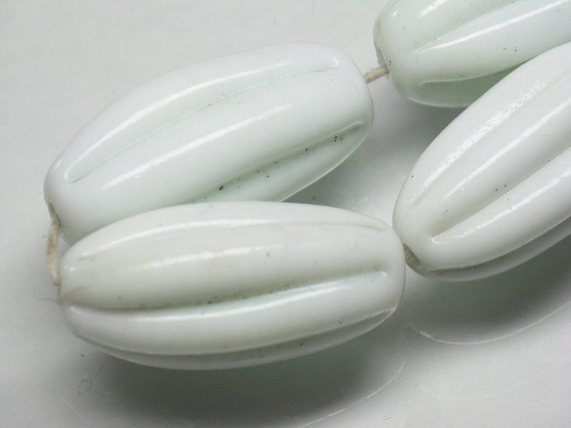 TOKO-BEADS AG099-14N Glass bead(Strand) 15~16mm AG099-14N 大型ナツメ型ビーズ（連） 15~16mm Asian bead & African bead  Handmade,Lampeork,bead,asia,india,ethnic,parts,accessory,beads とんぼ玉,ビーズ,トンボ玉,アジア,インド,エスニック,手作り,パーツ,アクセサリー