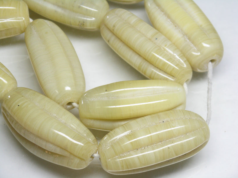 TOKO-BEADS AG099-18N Glass bead(Strand) 15~16mm AG099-18N 大型ナツメ型ビーズ（連） 15~16mm Asian bead & African bead  Handmade,Lampeork,bead,asia,india,ethnic,parts,accessory,beads とんぼ玉,ビーズ,トンボ玉,アジア,インド,エスニック,手作り,パーツ,アクセサリー