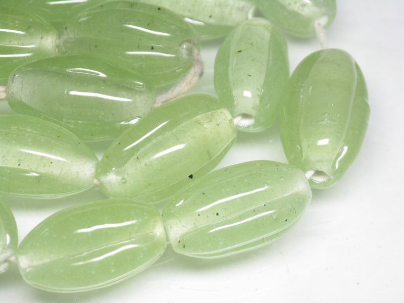TOKO-BEADS AG099-47N Glass bead(Strand) 14~15mm AG099-47N 大型ナツメ型ビーズ（連） 14~15mm Asian bead & African bead  Handmade,Lampeork,bead,asia,india,ethnic,parts,accessory,beads とんぼ玉,ビーズ,トンボ玉,アジア,インド,エスニック,手作り,パーツ,アクセサリー