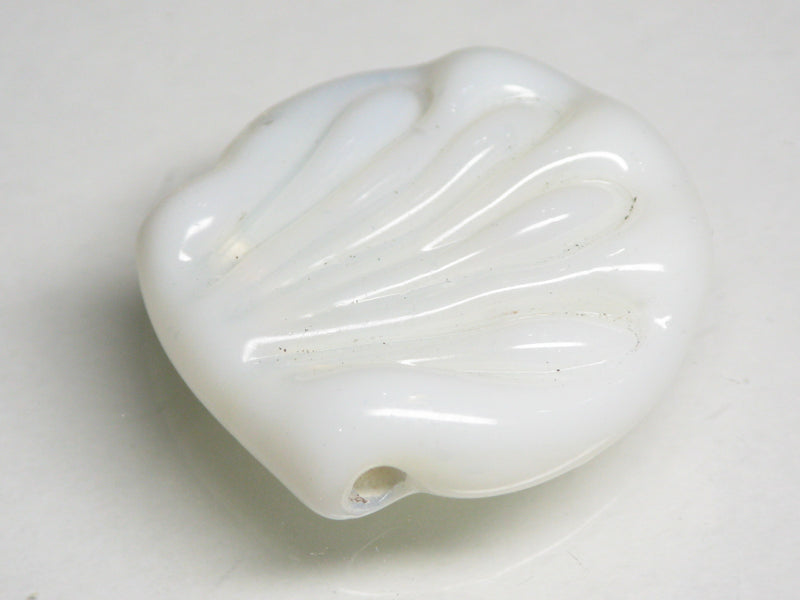 TOKO-BEADS AG152-52 01-118 Glass charm (Scallop) 23~24mm AG152-52 ガラスチャーム(ほたて) 23~24mm Asian bead & African bead  Handmade,Lampeork,bead,asia,india,ethnic,parts,accessory,beads とんぼ玉,ビーズ,トンボ玉,アジア,インド,エスニック,手作り,パーツ,アクセサリー
