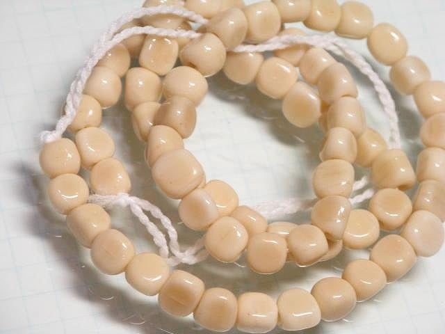 TOKO-BEADS AG613N-09 Glass bead (strand) 6~7mm AG613N-09 三角とんぼ玉（連） 6~7mm Asian bead & African bead  Handmade,Lampeork,bead,asia,india,ethnic,parts,accessory,beads とんぼ玉,ビーズ,トンボ玉,アジア,インド,エスニック,手作り,パーツ,アクセサリー