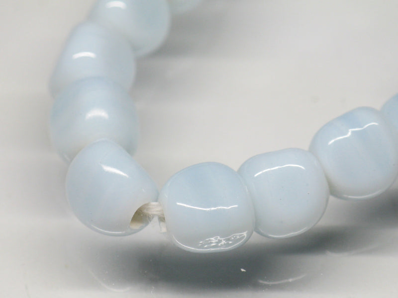 TOKO-BEADS AG614-02N Glass bead (strand) 6~7mm AG614-02N 三角とんぼ玉（連） 6~7mm Asian bead & African bead  Handmade,Lampeork,bead,asia,india,ethnic,parts,accessory,beads とんぼ玉,ビーズ,トンボ玉,アジア,インド,エスニック,手作り,パーツ,アクセサリー