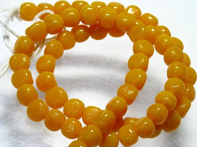 TOKO-BEADS AG614N-62 Glass bead (strand) 7.5mm AG614N-62 三角とんぼ玉（連） 7.5mm Asian bead & African bead  Handmade,Lampeork,bead,asia,india,ethnic,parts,accessory,beads とんぼ玉,ビーズ,トンボ玉,アジア,インド,エスニック,手作り,パーツ,アクセサリー