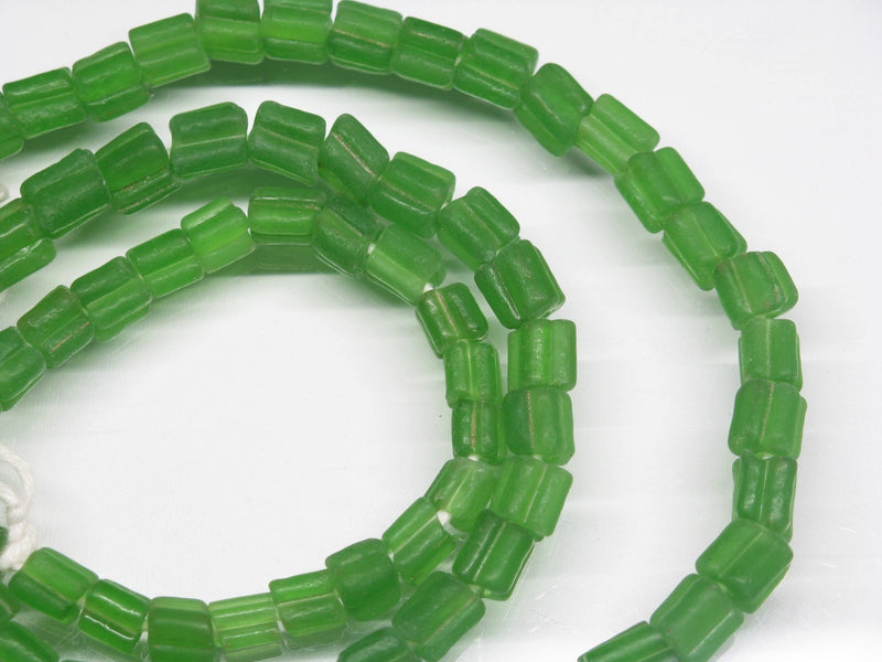 TOKO-BEADS AG878N-26 Glass bead (strand) 4~7mm AG878N-26 角型単色ビーズ（連） 4~7mm Asian bead & African bead  Handmade,Lampeork,bead,asia,india,ethnic,parts,accessory,beads とんぼ玉,ビーズ,トンボ玉,アジア,インド,エスニック,手作り,パーツ,アクセサリー