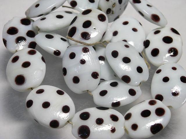 TOKO-BEADS AG903N-13 Glass bead (strand) 16mm AG903N-13 オーバルビーズ（連） 16mm Asian bead & African bead  Handmade,Lampeork,bead,asia,india,ethnic,parts,accessory,beads とんぼ玉,ビーズ,トンボ玉,アジア,インド,エスニック,手作り,パーツ,アクセサリー
