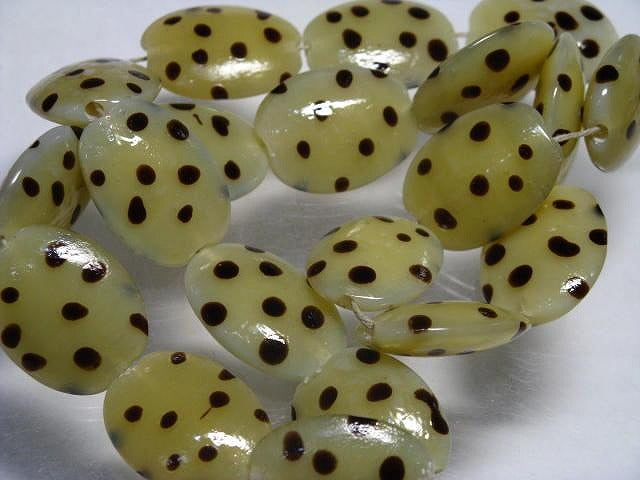 TOKO-BEADS AG903N-15 Glass bead (strand) 18mm AG903N-15 オーバルビーズ（連） 18mm Asian bead & African bead  Handmade,Lampeork,bead,asia,india,ethnic,parts,accessory,beads とんぼ玉,ビーズ,トンボ玉,アジア,インド,エスニック,手作り,パーツ,アクセサリー