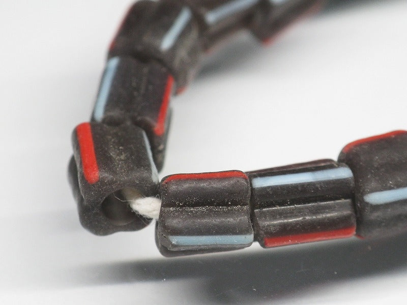 TOKO-BEADS AG915N-90 Glass bead (strand) 5~6mm AG915N-90 角形ストライプガラスビーズ（連） 5~6mm Asian bead & African bead  Handmade,Lampeork,bead,asia,india,ethnic,parts,accessory,beads とんぼ玉,ビーズ,トンボ玉,アジア,インド,エスニック,手作り,パーツ,アクセサリー