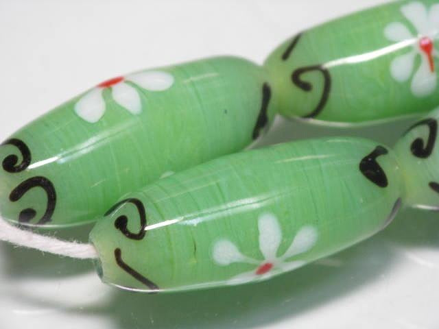 TOKO-BEADS AG929-37N Glass bead (strand) 13mm AG929-37N フラワービーズ（連） 13mm Asian bead & African bead  Handmade,Lampeork,bead,asia,india,ethnic,parts,accessory,beads とんぼ玉,ビーズ,トンボ玉,アジア,インド,エスニック,手作り,パーツ,アクセサリー