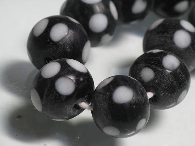 AG946-99N Glass bead (strand) 13mm