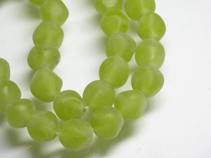 TOKO-BEADS AG952N-08 Glass bead (strand) 10~12mm AG952N-08 六面カットビーズ（連） 10~12mm Asian bead & African bead  Handmade,Lampeork,bead,asia,india,ethnic,parts,accessory,beads とんぼ玉,ビーズ,トンボ玉,アジア,インド,エスニック,手作り,パーツ,アクセサリー