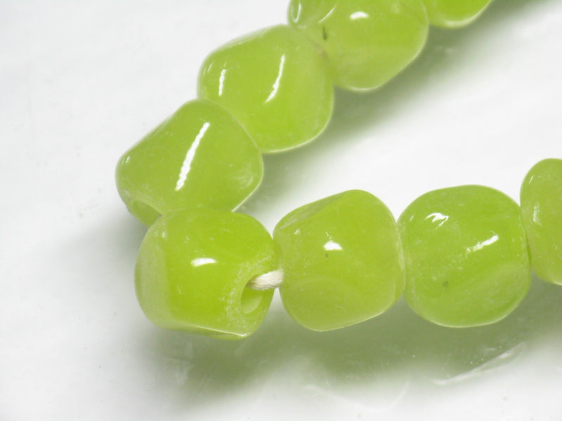 TOKO-BEADS AG952-32N Glass bead (strand) 9~10mm AG952-32N 六面カットビーズ（連） 9~10mm Asian bead & African bead  Handmade,Lampeork,bead,asia,india,ethnic,parts,accessory,beads とんぼ玉,ビーズ,トンボ玉,アジア,インド,エスニック,手作り,パーツ,アクセサリー