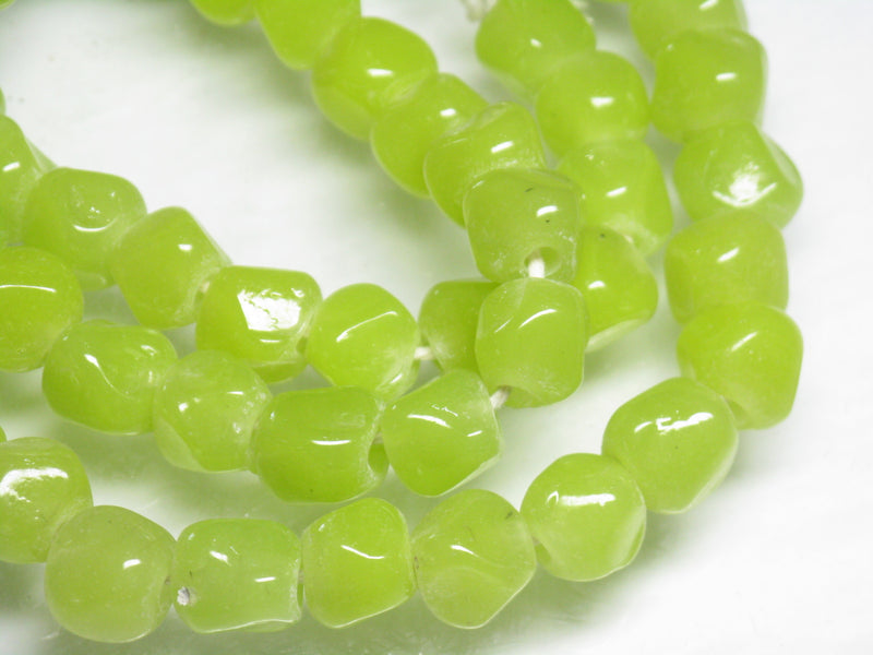 TOKO-BEADS AG952-32N Glass bead (strand) 9~10mm AG952-32N 六面カットビーズ（連） 9~10mm Asian bead & African bead  Handmade,Lampeork,bead,asia,india,ethnic,parts,accessory,beads とんぼ玉,ビーズ,トンボ玉,アジア,インド,エスニック,手作り,パーツ,アクセサリー