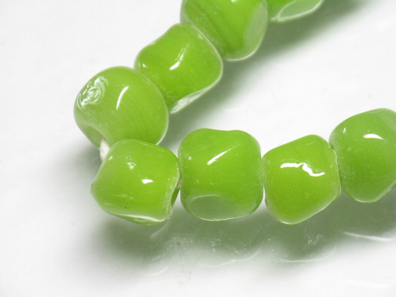 TOKO-BEADS AG952-44N Glass bead (strand) 9~10mm AG952-44N 六面カットビーズ（連） 9~10mm Asian bead & African bead  Handmade,Lampeork,bead,asia,india,ethnic,parts,accessory,beads とんぼ玉,ビーズ,トンボ玉,アジア,インド,エスニック,手作り,パーツ,アクセサリー