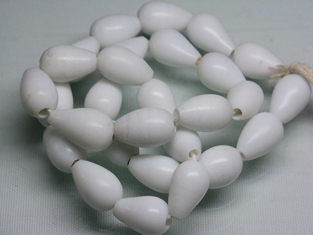TOKO-BEADS AG954N-61 Glass bead (strand) 8~9mm AG954N-61 縦穴しずく型ビーズ（連） 8~9mm Asian bead & African bead  Handmade,Lampeork,bead,asia,india,ethnic,parts,accessory,beads とんぼ玉,ビーズ,トンボ玉,アジア,インド,エスニック,手作り,パーツ,アクセサリー