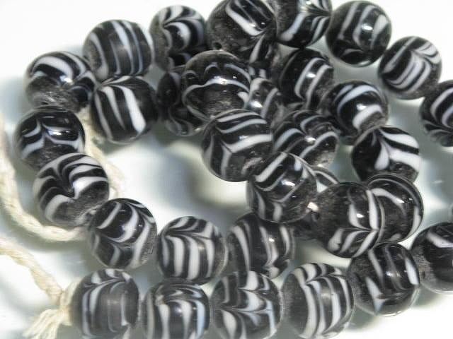 TOKO-BEADS AG962N-07 Glass bead (strand) 13.5mm AG962N-07 とんぼ玉（連） 13.5mm Asian bead & African bead  Handmade,Lampeork,bead,asia,india,ethnic,parts,accessory,beads とんぼ玉,ビーズ,トンボ玉,アジア,インド,エスニック,手作り,パーツ,アクセサリー