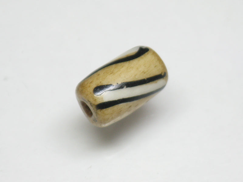 TOKO-BEADS CB065-03S Batik Bone bead 6~7mm CB065-03S バティックボーンビーズ 6~7mm Asian bead & African bead  Handmade,Lampeork,bead,asia,india,ethnic,parts,accessory,beads とんぼ玉,ビーズ,トンボ玉,アジア,インド,エスニック,手作り,パーツ,アクセサリー