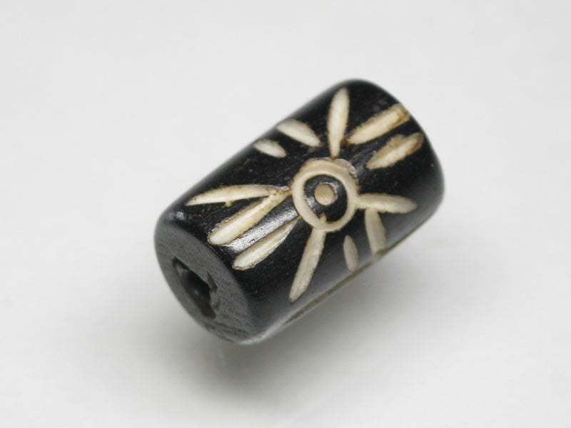 TOKO-BEADS CB066-01S Batik Bone bead 7.5~9.5mm CB066-01S ボーンビーズ 7.5~9.5mm Asian bead & African bead  Handmade,Lampeork,bead,asia,india,ethnic,parts,accessory,beads とんぼ玉,ビーズ,トンボ玉,アジア,インド,エスニック,手作り,パーツ,アクセサリー