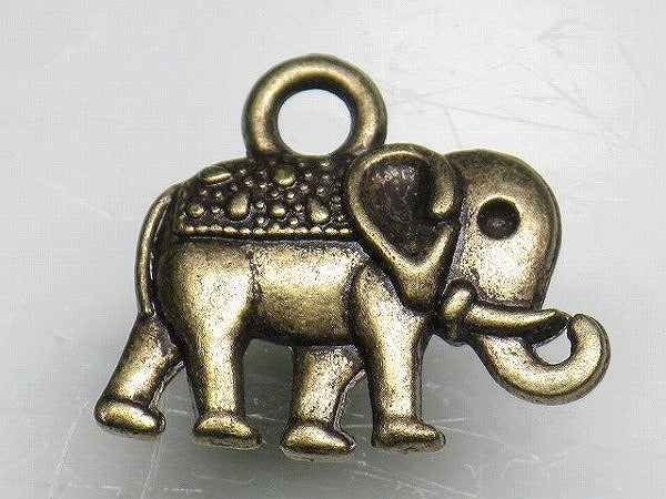 TOKO-BEADS CM188-01 Metal Charm 13mm CM188-01 メタルチャーム（ぞう） 13mm Asian bead & African bead  Handmade,Lampeork,bead,asia,india,ethnic,parts,accessory,beads とんぼ玉,ビーズ,トンボ玉,アジア,インド,エスニック,手作り,パーツ,アクセサリー