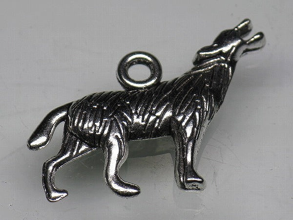 TOKO-BEADS CM188-03 Metal Charm 25mm CM188-03 メタルチャーム（オオカミ） 25mm Asian bead & African bead  Handmade,Lampeork,bead,asia,india,ethnic,parts,accessory,beads とんぼ玉,ビーズ,トンボ玉,アジア,インド,エスニック,手作り,パーツ,アクセサリー