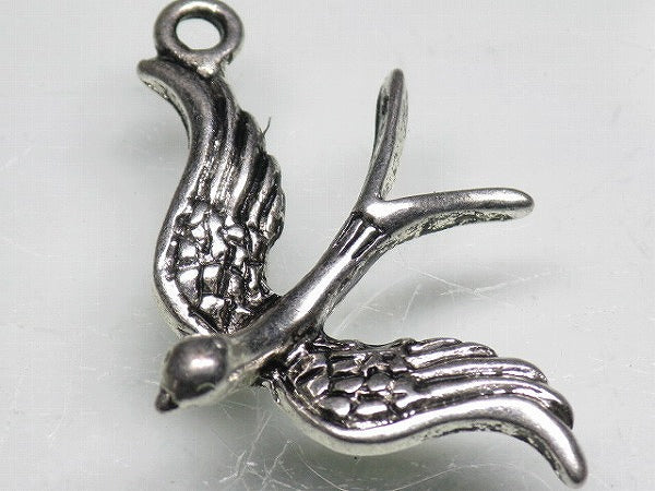 TOKO-BEADS CM188-09 Metal Charm 32mm CM188-09 メタルチャーム（つばめ） 32mm Asian bead & African bead  Handmade,Lampeork,bead,asia,india,ethnic,parts,accessory,beads とんぼ玉,ビーズ,トンボ玉,アジア,インド,エスニック,手作り,パーツ,アクセサリー