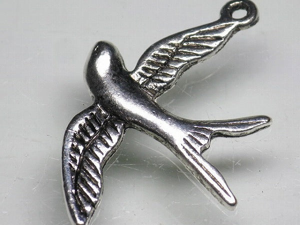 TOKO-BEADS CM188-10 Metal Charm 30mm CM188-10 メタルチャーム（つばめ） 30mm Asian bead & African bead  Handmade,Lampeork,bead,asia,india,ethnic,parts,accessory,beads とんぼ玉,ビーズ,トンボ玉,アジア,インド,エスニック,手作り,パーツ,アクセサリー