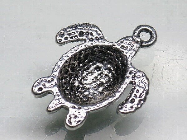 TOKO-BEADS CM188-15 Metal Charm 23mm CM188-15 メタルチャーム（かめ） 23mm Asian bead & African bead  Handmade,Lampeork,bead,asia,india,ethnic,parts,accessory,beads とんぼ玉,ビーズ,トンボ玉,アジア,インド,エスニック,手作り,パーツ,アクセサリー