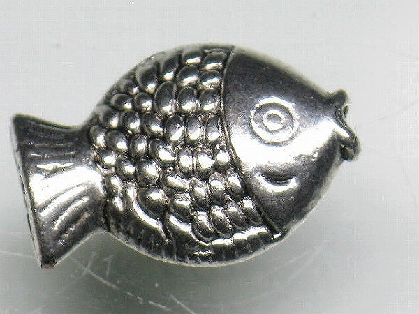 TOKO-BEADS CM188-16 Metal Charm 12mm CM188-16 メタルチャーム（さかな） 12mm Asian bead & African bead  Handmade,Lampeork,bead,asia,india,ethnic,parts,accessory,beads とんぼ玉,ビーズ,トンボ玉,アジア,インド,エスニック,手作り,パーツ,アクセサリー