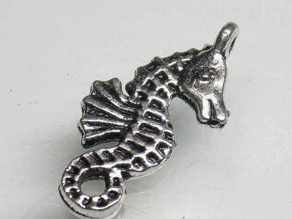 TOKO-BEADS CM188-17 Metal Charm 23mm CM188-17 メタルチャーム（たつのおとしご） 23mm Asian bead & African bead  Handmade,Lampeork,bead,asia,india,ethnic,parts,accessory,beads とんぼ玉,ビーズ,トンボ玉,アジア,インド,エスニック,手作り,パーツ,アクセサリー