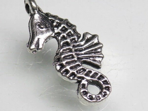 TOKO-BEADS CM188-17 Metal Charm 23mm CM188-17 メタルチャーム（たつのおとしご） 23mm Asian bead & African bead  Handmade,Lampeork,bead,asia,india,ethnic,parts,accessory,beads とんぼ玉,ビーズ,トンボ玉,アジア,インド,エスニック,手作り,パーツ,アクセサリー
