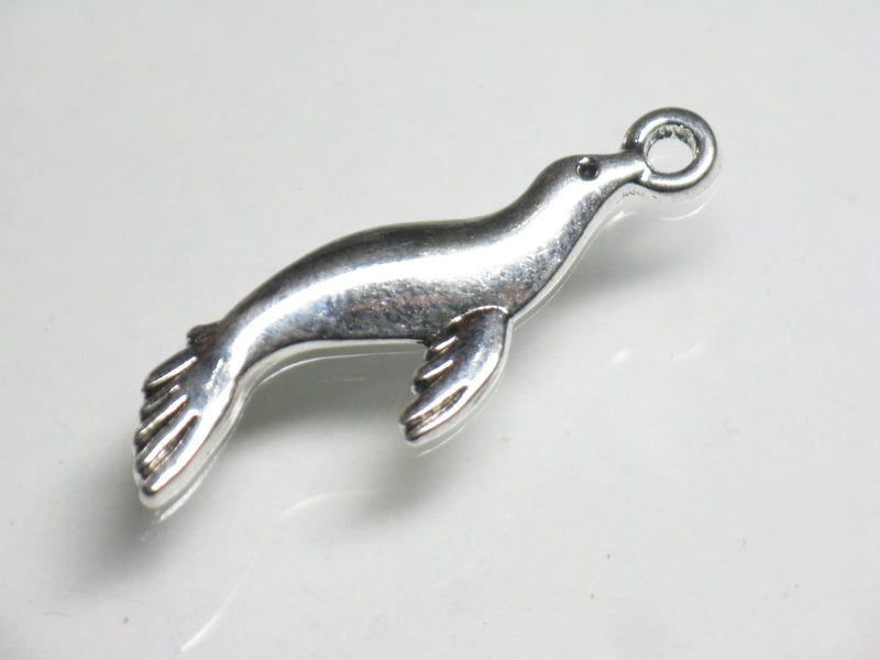 TOKO-BEADS CM188-29 Metal Charm 28mm CM188-29 メタルチャーム（おっとせい） 28mm Asian bead & African bead  Handmade,Lampeork,bead,asia,india,ethnic,parts,accessory,beads とんぼ玉,ビーズ,トンボ玉,アジア,インド,エスニック,手作り,パーツ,アクセサリー