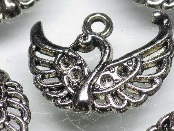 TOKO-BEADS CM188-13P Metal Charm (50pcs) 20mm CM188-13P メタルチャーム（50個パック） 20mm Asian bead & African bead  Handmade,Lampeork,bead,asia,india,ethnic,parts,accessory,beads とんぼ玉,ビーズ,トンボ玉,アジア,インド,エスニック,手作り,パーツ,アクセサリー