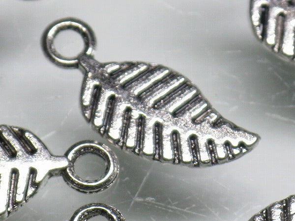 TOKO-BEADS CM188-22P Metal Charm (50pcs) 15mm CM188-22P メタルチャーム（50個パック） 15mm Asian bead & African bead  Handmade,Lampeork,bead,asia,india,ethnic,parts,accessory,beads とんぼ玉,ビーズ,トンボ玉,アジア,インド,エスニック,手作り,パーツ,アクセサリー
